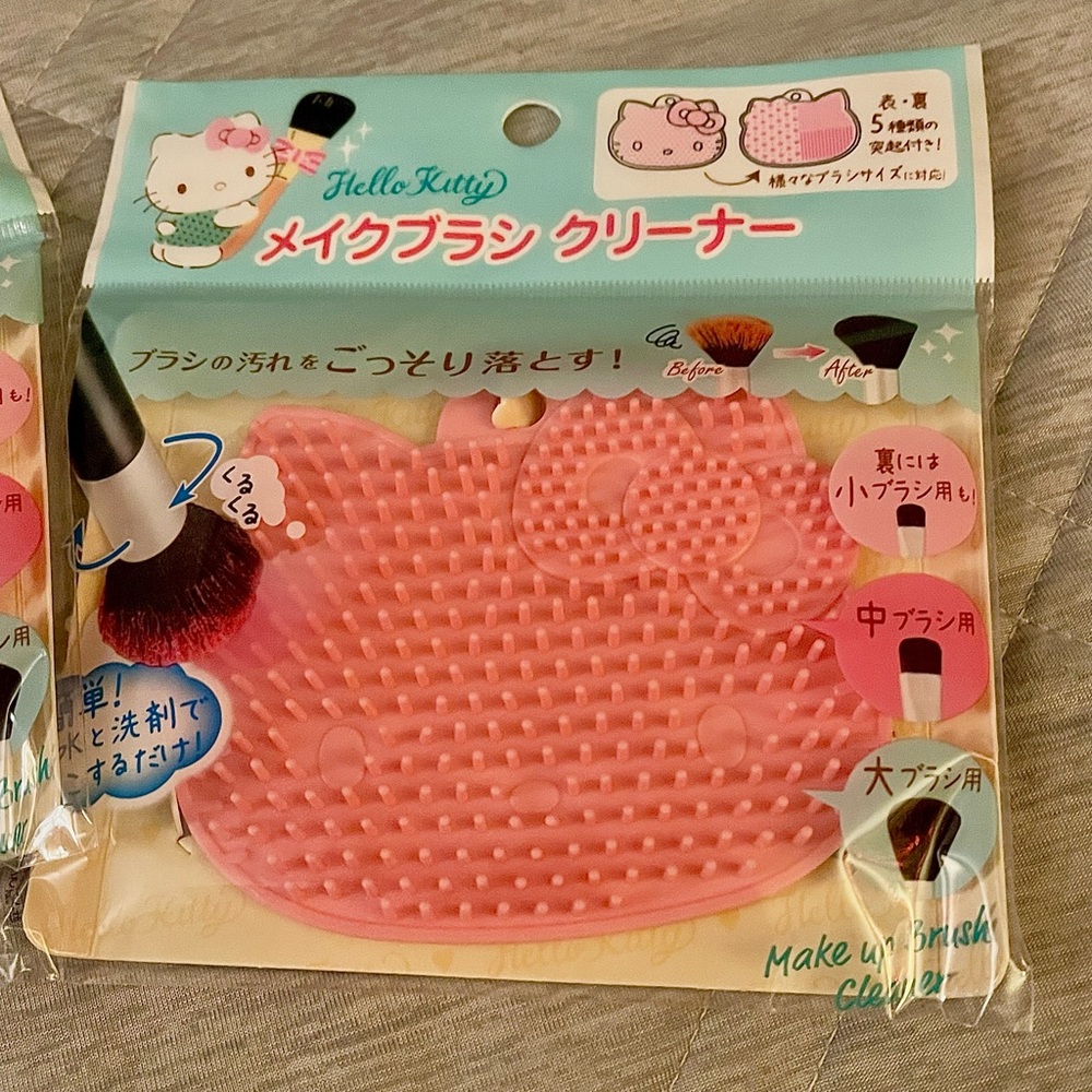 Hello Kitty Makeup Brush Cleaner